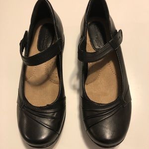 Earth Origins black Mary Jane comfort flats, 8.5M
